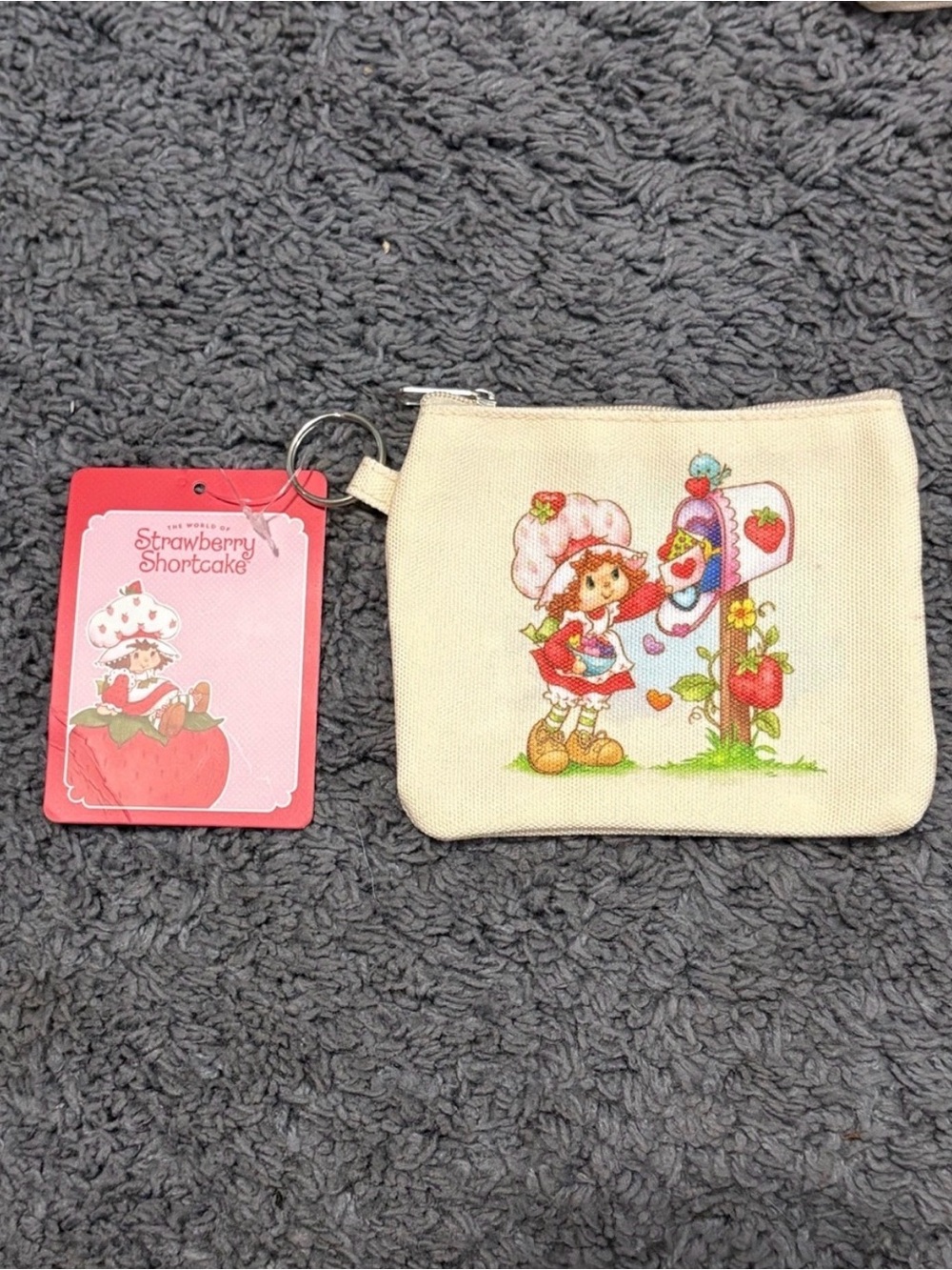 NWT The World of Strawberry Shortcake Strawberry at the Mailbox Coin Pouch